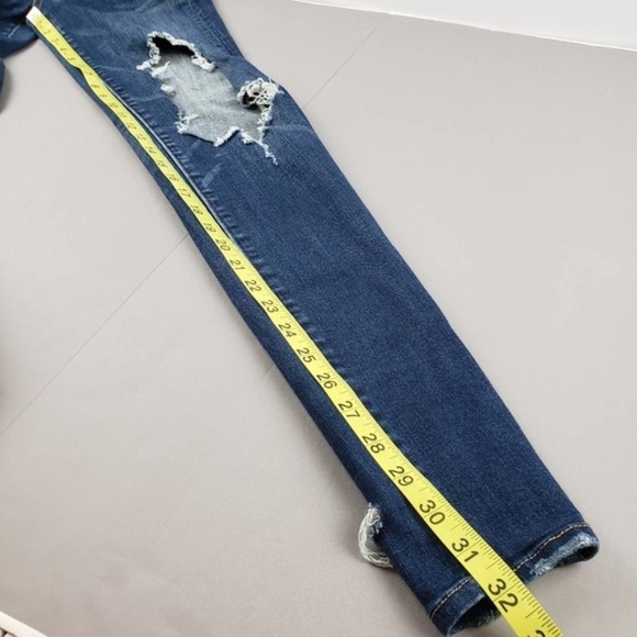 American Eagle hi-rise destroyed jegging - Picture 10 of 10